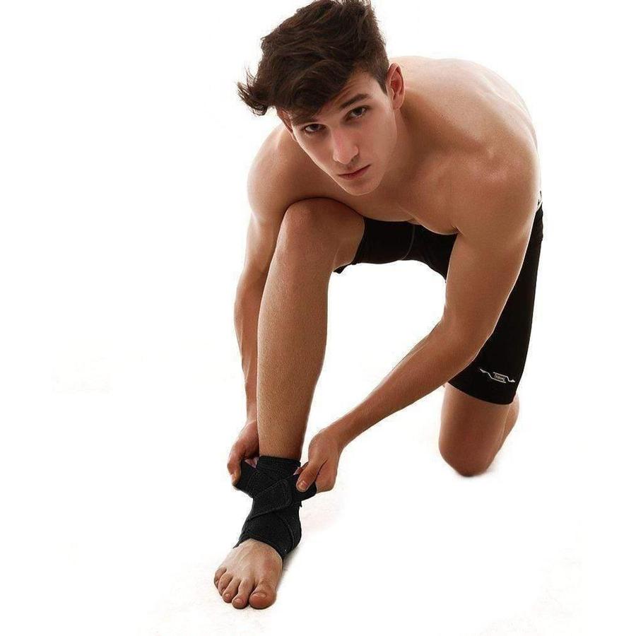 Adjustable Ankle Stabilizer Brace: inside-lining view